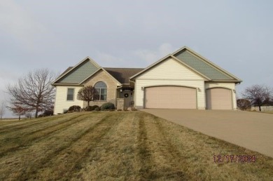 CROSSING MEADOWS ESTATE: Beautiful custom built 3 bedroom, 3 on Viroqua Hills Golf Club in Wisconsin - for sale on GolfHomes.com, golf home, golf lot