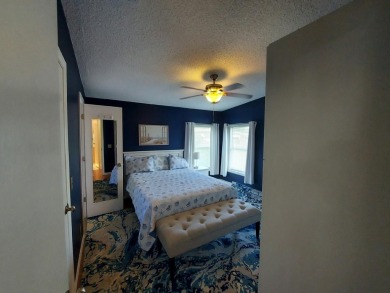 This beautiful home is loaded with upgrades. Both bathrooms have on Lakes at Leesburg Golf Course in Florida - for sale on GolfHomes.com, golf home, golf lot