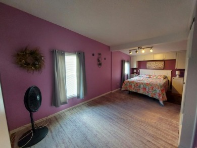 This beautiful home is loaded with upgrades. Both bathrooms have on Lakes at Leesburg Golf Course in Florida - for sale on GolfHomes.com, golf home, golf lot