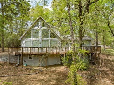 Charming Home in Sought-After Holly Lake Ranch - Nestled in this on Holly Lake Ranch Golf Club in Texas - for sale on GolfHomes.com, golf home, golf lot