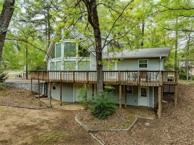 Charming Home in Sought-After Holly Lake Ranch - Nestled in this on Holly Lake Ranch Golf Club in Texas - for sale on GolfHomes.com, golf home, golf lot