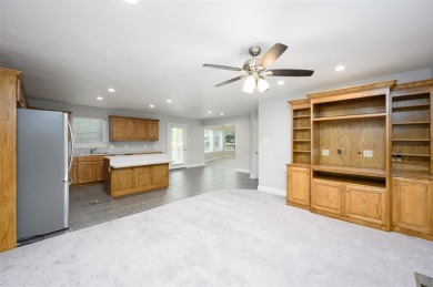Charming Home in Sought-After Holly Lake Ranch - Nestled in this on Holly Lake Ranch Golf Club in Texas - for sale on GolfHomes.com, golf home, golf lot