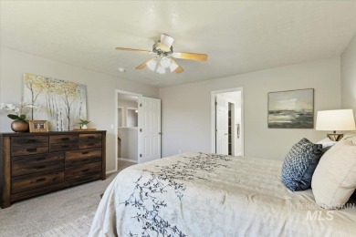 Looks brand new! Brand new roof, brand new flooring (carpet & on Ridgecrest Golf Course in Idaho - for sale on GolfHomes.com, golf home, golf lot