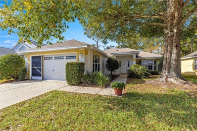 Beautifully remodeled two bedroom home in desirable Oak Run on Royal Oaks Golf Club in Florida - for sale on GolfHomes.com, golf home, golf lot