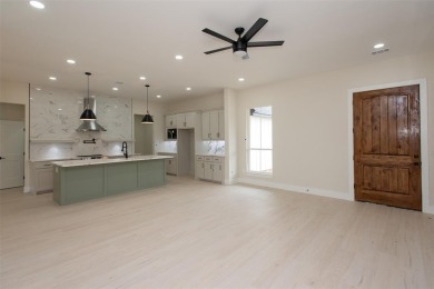 Rewrite using 1000 characters or less: Seller offering $5,000 in on Cedar Creek Country Club in Texas - for sale on GolfHomes.com, golf home, golf lot