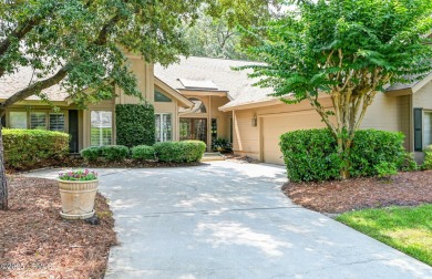8th fairway vistas Oyster Reef Golf Course. 1-story home w/ on Dolphin Head Golf Club in South Carolina - for sale on GolfHomes.com, golf home, golf lot