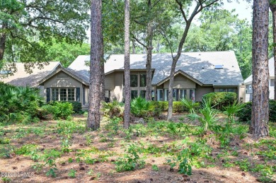 8th fairway vistas Oyster Reef Golf Course. 1-story home w/ on Dolphin Head Golf Club in South Carolina - for sale on GolfHomes.com, golf home, golf lot