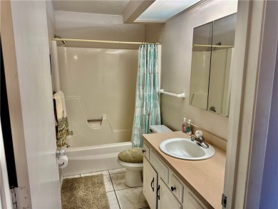 1st Floor condo in Vista Gardens! The most popular 'B' plan! on Vero Beach South Golf Course in Florida - for sale on GolfHomes.com, golf home, golf lot