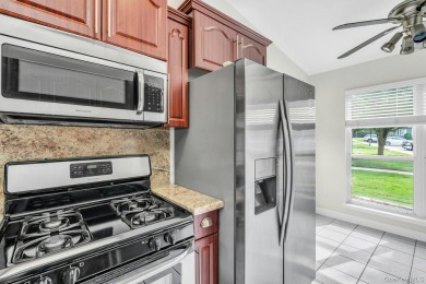 Beautifully updated 2-bedroom, 2-bath end unit located in the on Birchwood at Spring Lake in New York - for sale on GolfHomes.com, golf home, golf lot