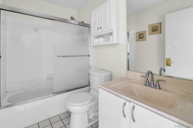Beautifully updated 2-bedroom, 2-bath end unit located in the on Birchwood at Spring Lake in New York - for sale on GolfHomes.com, golf home, golf lot