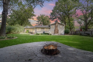 Beautifully updated 4-level split in Oak Meadows offering nearly on St. Andrews Golf and Country Club in Illinois - for sale on GolfHomes.com, golf home, golf lot