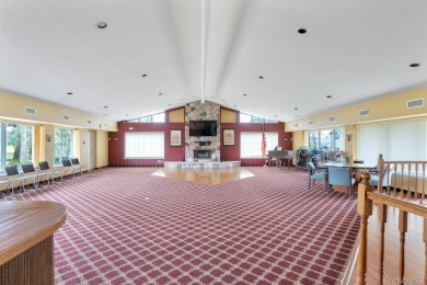 Beautifully updated 2-bedroom, 2-bath end unit located in the on Birchwood at Spring Lake in New York - for sale on GolfHomes.com, golf home, golf lot