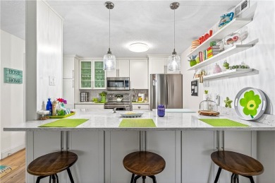 This stunningly remodeled Vista Plantation condo is truly a gem on Vista Plantation Golf Club in Florida - for sale on GolfHomes.com, golf home, golf lot