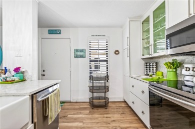 This stunningly remodeled Vista Plantation condo is truly a gem on Vista Plantation Golf Club in Florida - for sale on GolfHomes.com, golf home, golf lot