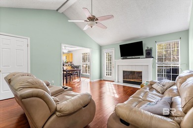 This wonderful traditional home is located in the Lake Forest on Lake Forest Yacht and Country Club in Alabama - for sale on GolfHomes.com, golf home, golf lot