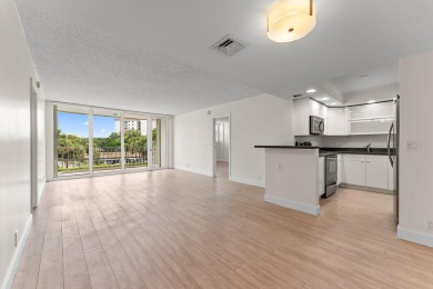 NIicely renovated & freshly painted 2/2 condo in the heart of on North Palm Beach Country Club in Florida - for sale on GolfHomes.com, golf home, golf lot