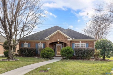 Nestled on a desirable cul-de-sac street in Stoneleigh Terrace on Hampton Cove Golf Course in Alabama - for sale on GolfHomes.com, golf home, golf lot