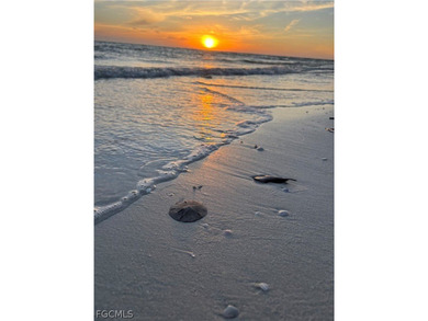 Welcome to your slice of paradise in Fort Myers, Florida! This on Fort Myers Beach and Golf Club in Florida - for sale on GolfHomes.com, golf home, golf lot