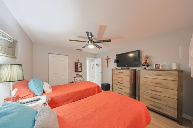 Welcome home to this lovely 2 bedroom/2 bath Condo in Kings on Kings Point Executive Golf Course in Florida - for sale on GolfHomes.com, golf home, golf lot