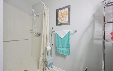 Welcome home to this lovely 2 bedroom/2 bath Condo in Kings on Kings Point Executive Golf Course in Florida - for sale on GolfHomes.com, golf home, golf lot
