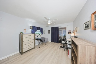 Welcome home to this lovely 2 bedroom/2 bath Condo in Kings on Kings Point Executive Golf Course in Florida - for sale on GolfHomes.com, golf home, golf lot