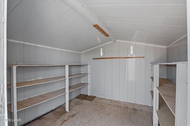 OWNED SOLAR! This move-in-ready 3 bed, 2 bath home is located in on Valle Vista Golf Course in Arizona - for sale on GolfHomes.com, golf home, golf lot