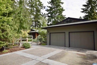 133 Fairway Place on SunLand Golf and Country Club in Washington - for sale on GolfHomes.com, golf home, golf lot