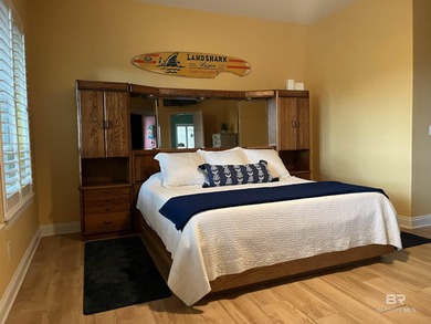 Completely remodeled home in The Peninsula Golf Resort on Peninsula Golf and Racquet Club in Alabama - for sale on GolfHomes.com, golf home, golf lot