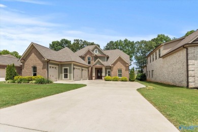 Five bedrooms, 4 baths, spacious living room, open kitchen and on Canebrake Golf Club in Alabama - for sale on GolfHomes.com, golf home, golf lot