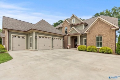 Five bedrooms, 4 baths, spacious living room, open kitchen and on Canebrake Golf Club in Alabama - for sale on GolfHomes.com, golf home, golf lot