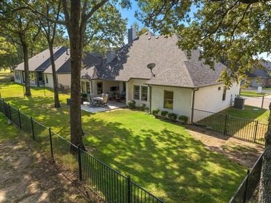 Updated home in prestigous Pinnacle Golf Club, Cedar Creek Lake! on Pinnacle Golf and Boat Club in Texas - for sale on GolfHomes.com, golf home, golf lot