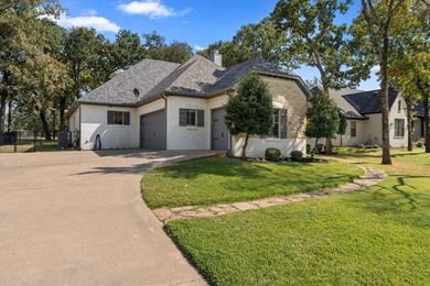 Updated home in prestigous Pinnacle Golf Club, Cedar Creek Lake! on Pinnacle Golf and Boat Club in Texas - for sale on GolfHomes.com, golf home, golf lot