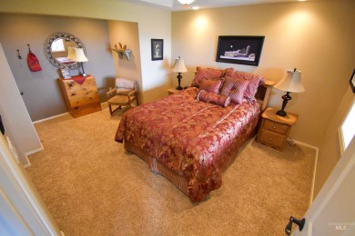 Welcome to your dream home! Nestled amidst lush landscaping and on Quail Ridge Golf Course in Washington - for sale on GolfHomes.com, golf home, golf lot