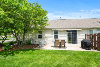 Beautifully updated 2-bedroom, 2.5-bath ranch townhome located on Carillon Lakes 3 Hole Course in Illinois - for sale on GolfHomes.com, golf home, golf lot
