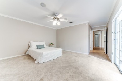 Convenient End Unit Townhome is perfectly located near golf on Scott Schriener Municipal Golf Course in Texas - for sale on GolfHomes.com, golf home, golf lot