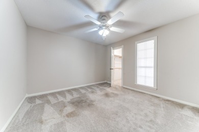 Convenient End Unit Townhome is perfectly located near golf on Scott Schriener Municipal Golf Course in Texas - for sale on GolfHomes.com, golf home, golf lot