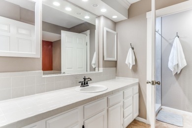 Convenient End Unit Townhome is perfectly located near golf on Scott Schriener Municipal Golf Course in Texas - for sale on GolfHomes.com, golf home, golf lot