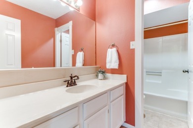 Convenient End Unit Townhome is perfectly located near golf on Scott Schriener Municipal Golf Course in Texas - for sale on GolfHomes.com, golf home, golf lot