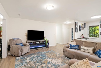 Immaculate, light-filled modern ranch, fully remodeled last year on Lake Monticello Golf Course in Virginia - for sale on GolfHomes.com, golf home, golf lot