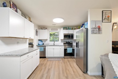 Immaculate, light-filled modern ranch, fully remodeled last year on Lake Monticello Golf Course in Virginia - for sale on GolfHomes.com, golf home, golf lot
