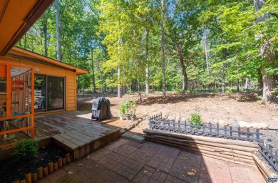 Immaculate, light-filled modern ranch, fully remodeled last year on Lake Monticello Golf Course in Virginia - for sale on GolfHomes.com, golf home, golf lot