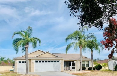 Nestled in The Villages, This lovely 3 bedroom 2 bath  home has on Mallory Hill Golf and Country Club in Florida - for sale on GolfHomes.com, golf home, golf lot