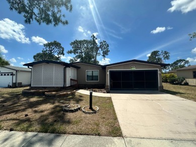 Lot Rent $1037.00    This well cared for 2-bedroom, 2-bathroom on Del Tura Golf and Country Club in Florida - for sale on GolfHomes.com, golf home, golf lot