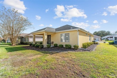 GREAT SNOWBIRD home OR simply a LOW maintenance home!  Come see on Eagle Ridge At Spruce Creek Country Club in Florida - for sale on GolfHomes.com, golf home, golf lot