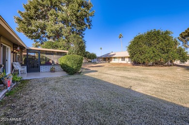 Charming and well-loved duplex. This 2 Bedroom, 2 Bath gemini on PalmBrook Country Club in Arizona - for sale on GolfHomes.com, golf home, golf lot