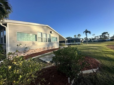 Golfers Delight!!! This is a must see beautiful 2-bedroom / on Lake Fairways Country Club in Florida - for sale on GolfHomes.com, golf home, golf lot