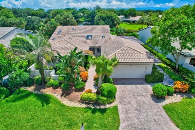 Mandatory Membership . Don't Miss This Fabulous Lakeside Large on Hunters Run Golf and Country Club in Florida - for sale on GolfHomes.com, golf home, golf lot