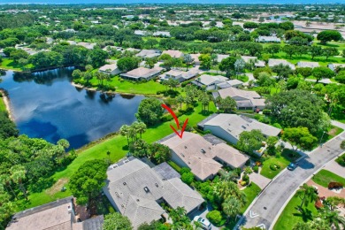 Mandatory Membership . Don't Miss This Fabulous Lakeside Large on Hunters Run Golf and Country Club in Florida - for sale on GolfHomes.com, golf home, golf lot