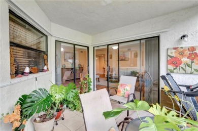 Rare First-Floor Corner Unit in The Coves of Aberdeen East! This on The Links At Boynton Beach - The Family Course in Florida - for sale on GolfHomes.com, golf home, golf lot