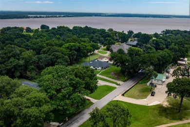 Welcome to the Cedar Creek Country Club in this 4BR 2B home on Cedar Creek Country Club in Texas - for sale on GolfHomes.com, golf home, golf lot